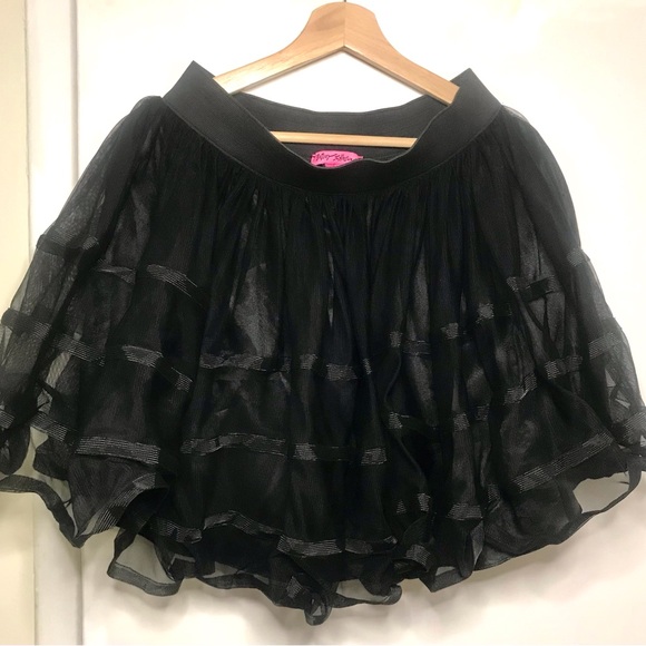 Betsy Johnson Black Tulle Mini Skirt - Picture 2 of 4